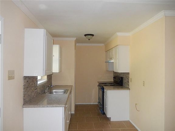 3rd image of 1107 Westwood Dr