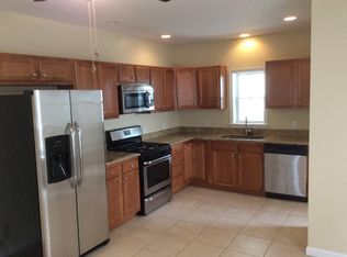 48 N 6th St, Emmaus, PA 18049