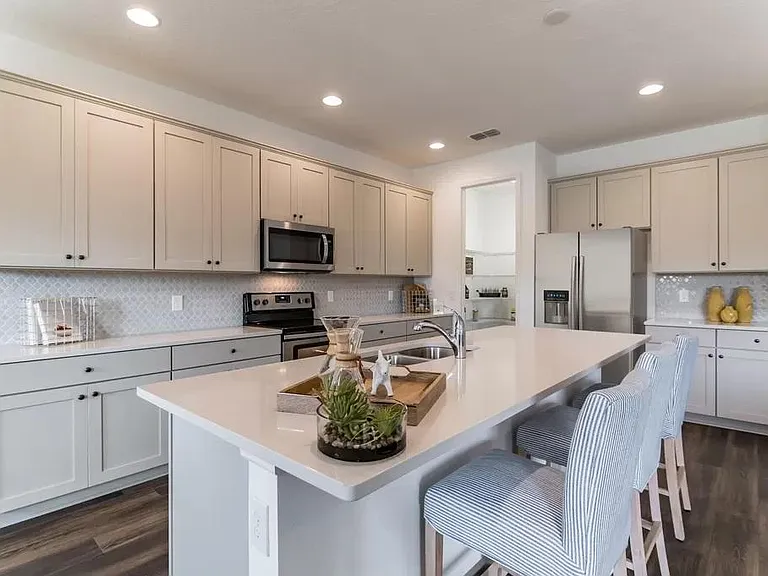 1597 Meadowlark Dr — Photo 4