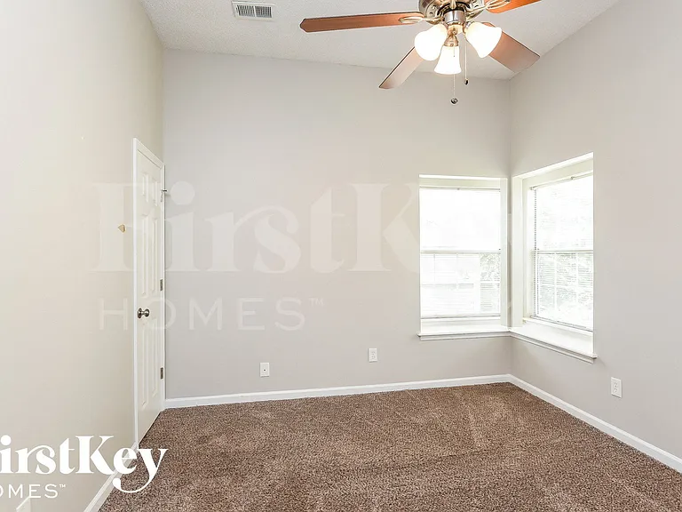 103 Lotus Ct — Photo 11