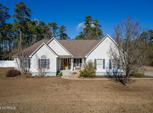 751 Comet Dr, Beaufort, NC 28516