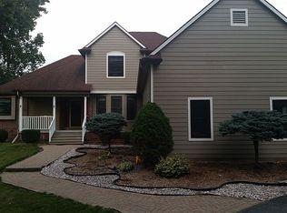 4014 Gleaner Hall Rd, Ann Arbor, MI 48105