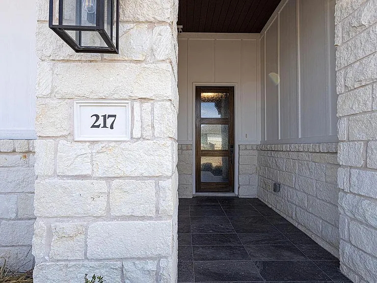 217 Northcrest Dr — Photo 5