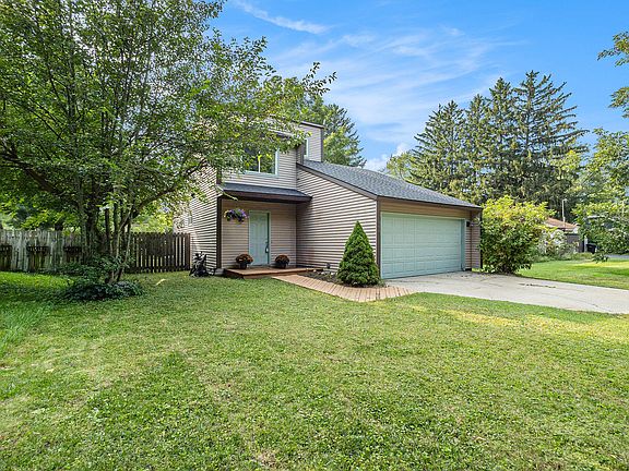 3rd image of 604 Blackbass Ave