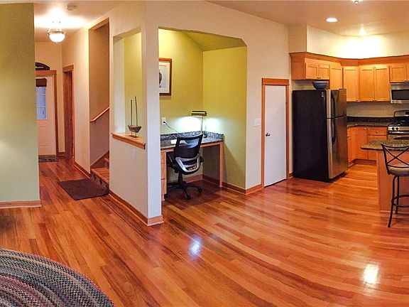 5th image of 19466 Jensen Way NE