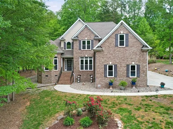 169 Winding Creek Dr, Troutman, NC 28166