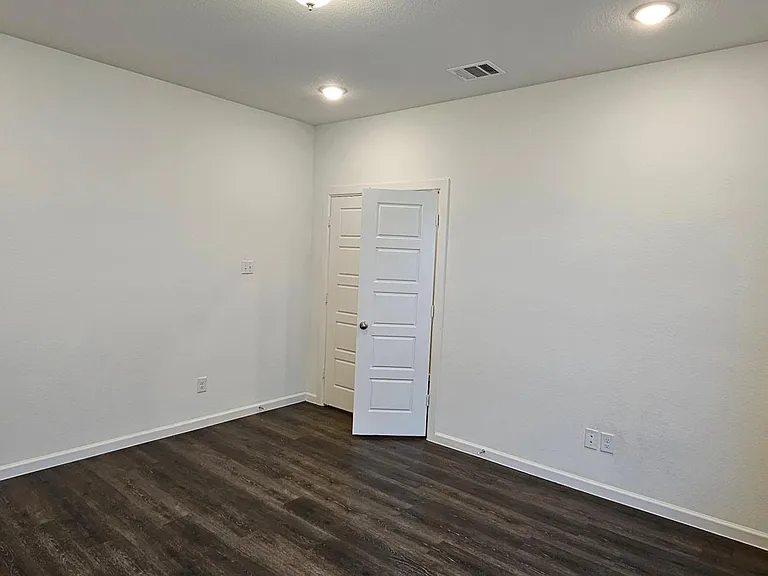 4836 Carmel Valley Dr — Photo 12