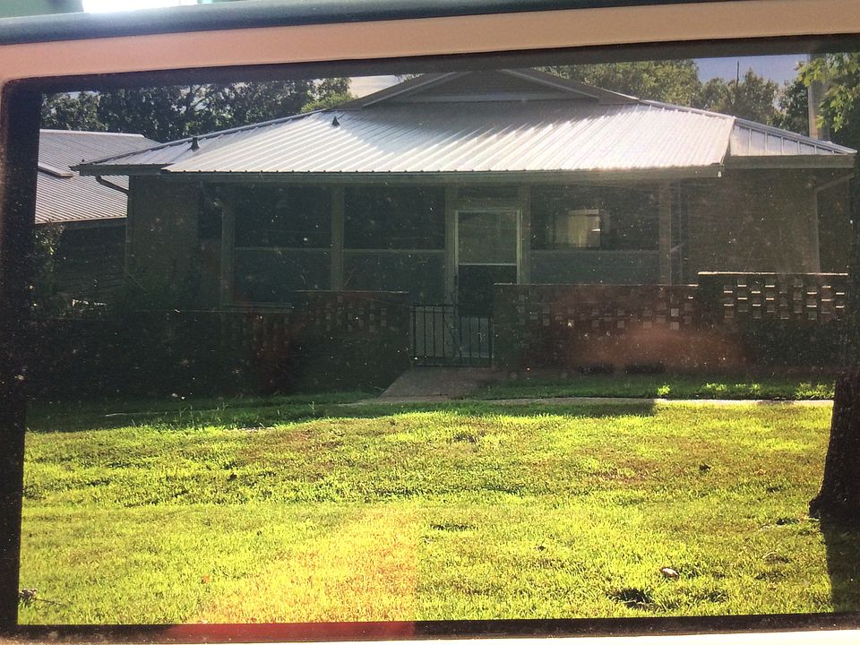 1st image of 206 Royal Dr