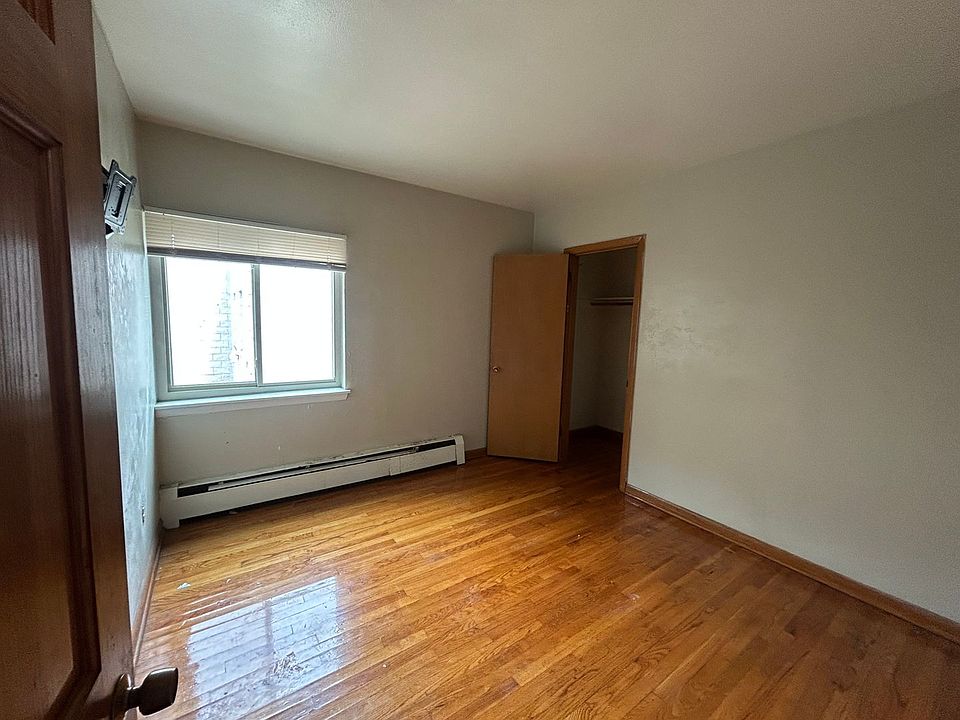 2nd image of 1112 E Knapp St APT 19
