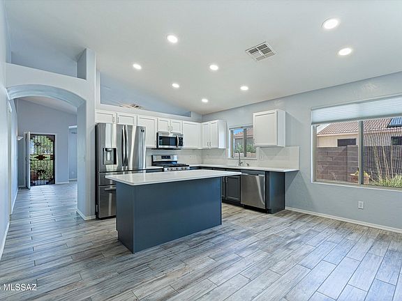 2nd image of 8698 N Joanna Dr