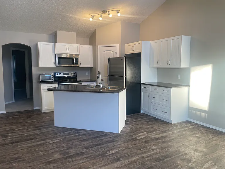 604 62nd St SW #83 — Photo 3
