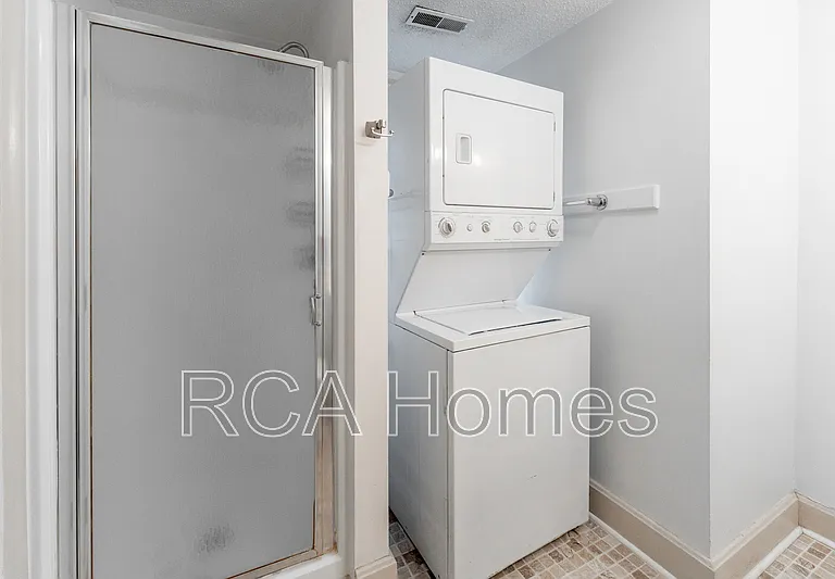 1603 Woodlawn Ave #B — Photo 9