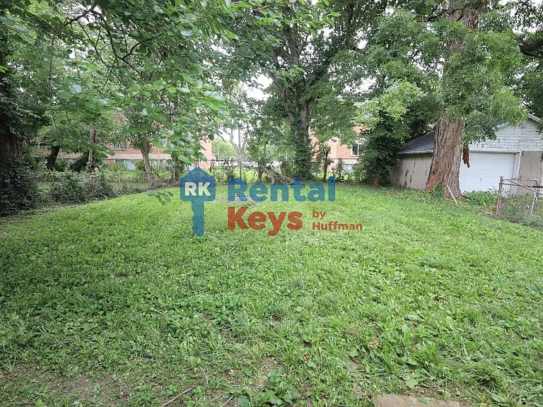 2525 S Rotherwood Ave — Photo 15