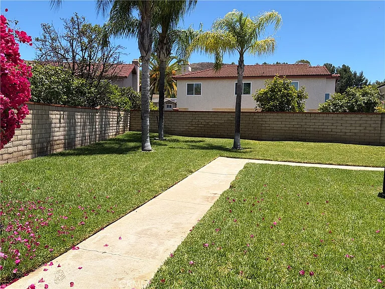 620 Sky Ct — Photo 22