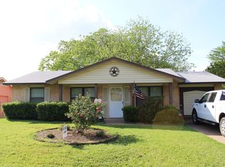 2521 Trinity St, Irving, TX 75062