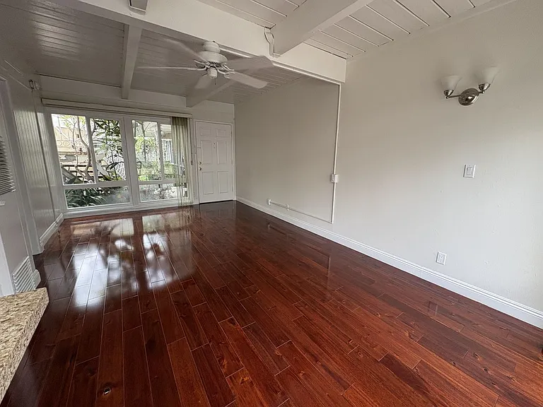 237-245 1/2 N Church Ln — Photo 3