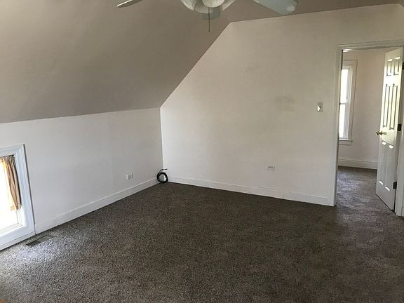 4th image of 8834 Burlington Ave #W