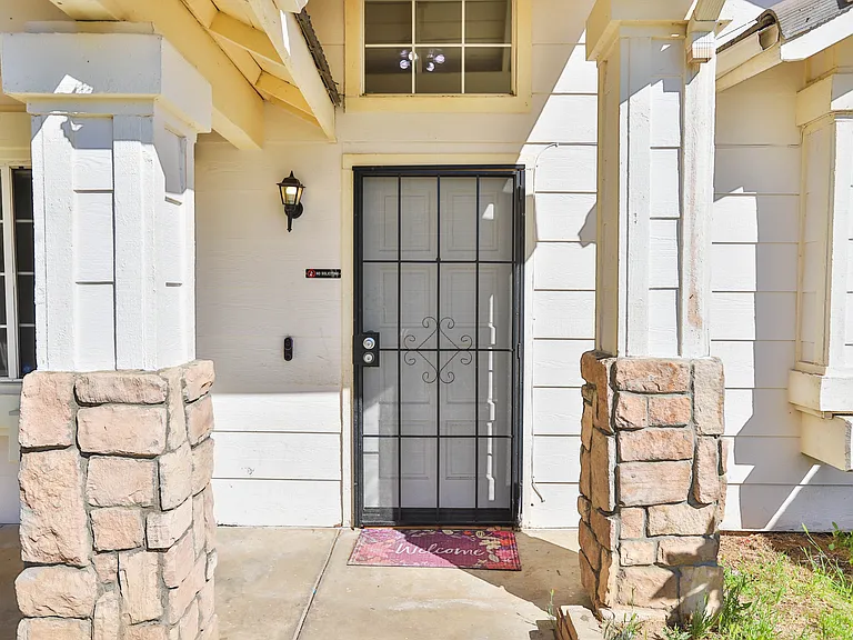 6300 Vonnie Ct — Photo 8