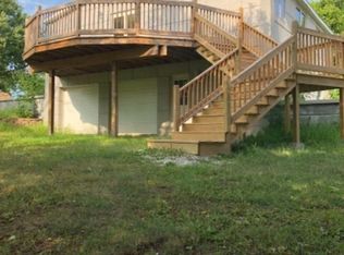 303 S 11th St, Chariton, IA 50049