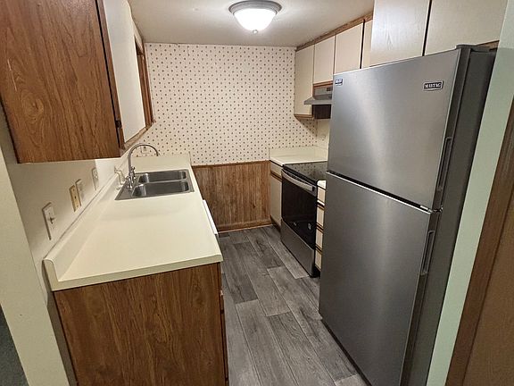 3rd image of 1063 36th St SW #57