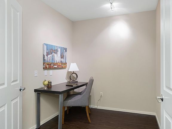 5th image of 900 108th Ave NE APT 309
