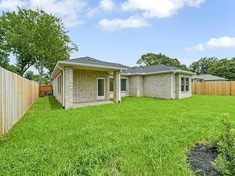 13315 Campos Dr — Photo 22