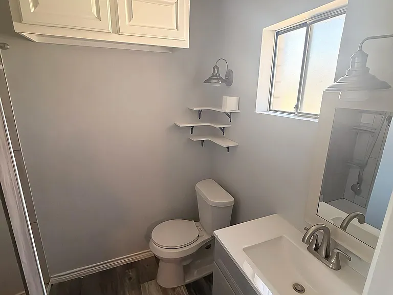 Master Bedroom bathroom