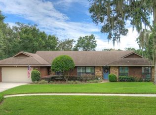 2411 Stonehill Ave, Valrico, FL 33594