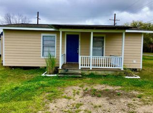 613 Willcox St, Anahuac, TX 77514