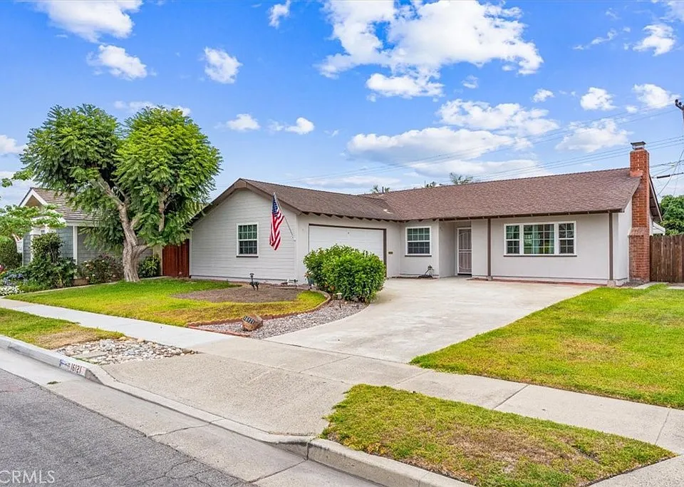 16211 Fantasia Ln