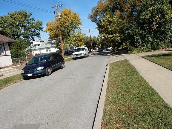 4th image of 2633 Margarette Ave