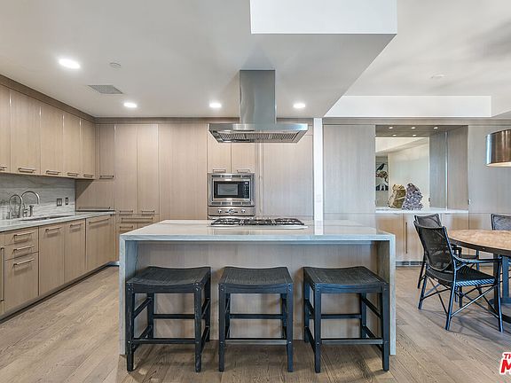 3rd image of 1755 Ocean Ave APT 707