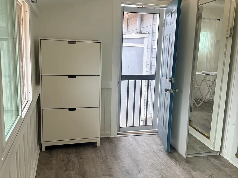 1718 Grove St — Photo 13