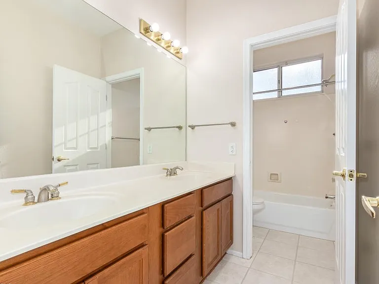 2239 E Edna Ave — Photo 28