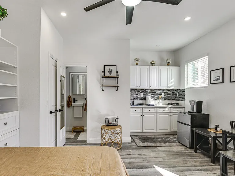 5595 Sweetwater Rd — Photo 2
