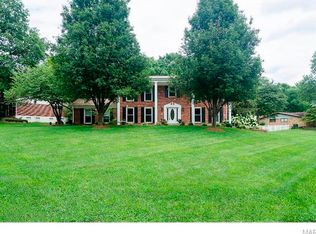 415 Spring Valley Ct, Chesterfield, MO 63017