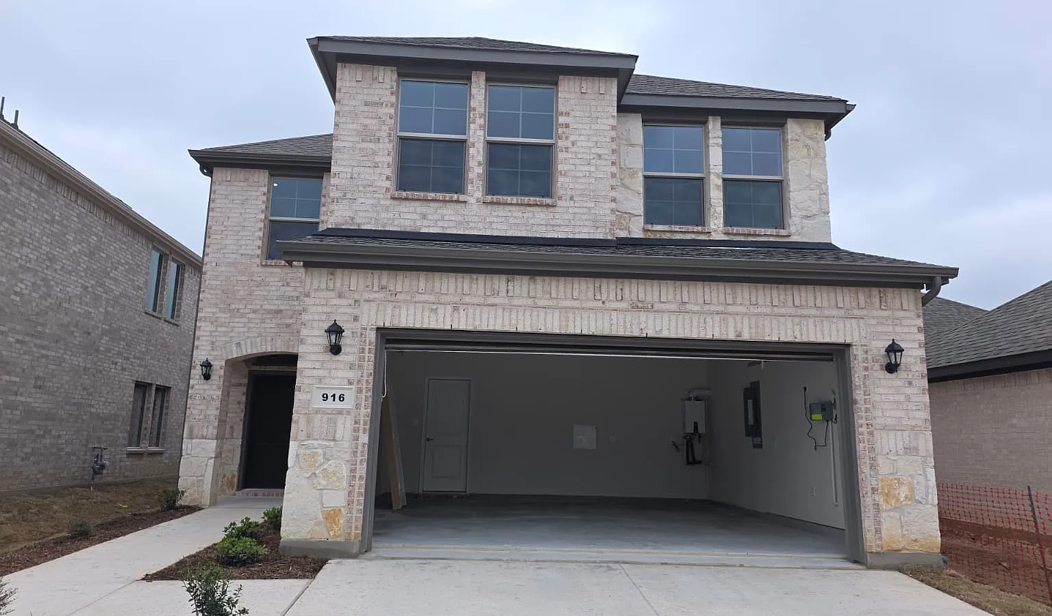 4 bed, 2498 sqft, $2,699 — Photo 1