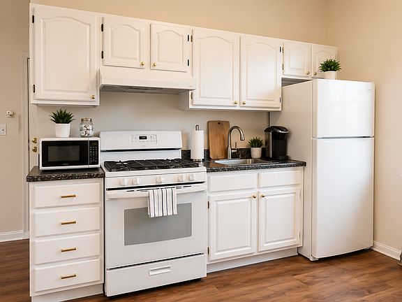 4th image of 174 26th St #2