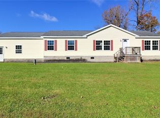 134 Royal Meadows Dr, Clinton, NY 13323