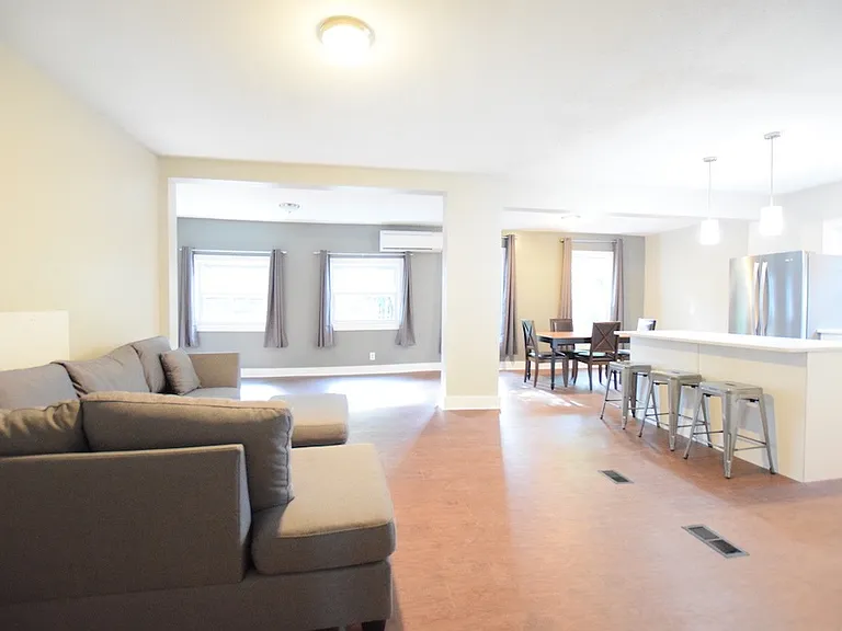 1002 N Aurora St — Photo 117