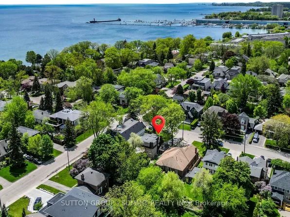 21 Cumberland Dr, Mississauga, ON L5G 3M7