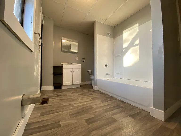 71-73 Sanders St #73A — Photo 6