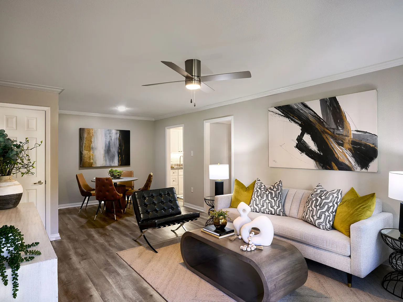 The Fountains Apartments — Photo 4