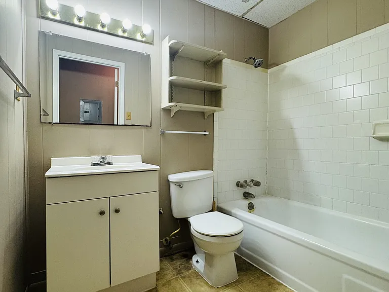 1122 Dallas St #2 — Photo 7
