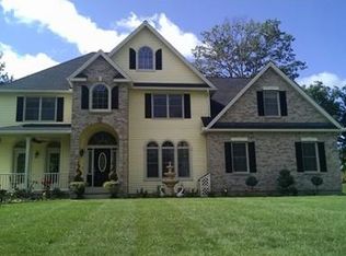 5 Gableview Ln, Southwick, MA 01077