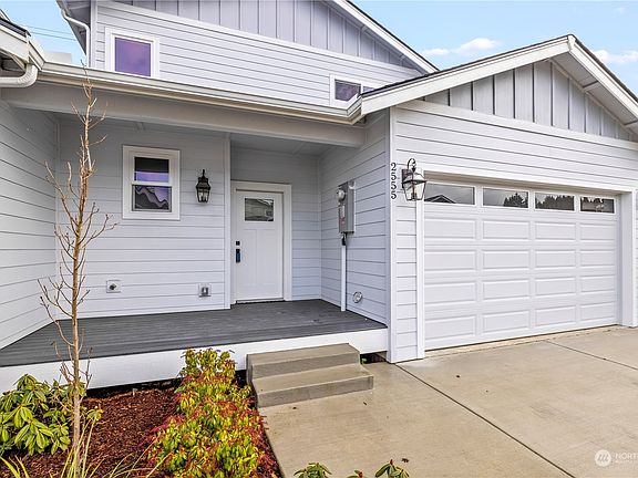2nd image of 2555 Natola Drive SE