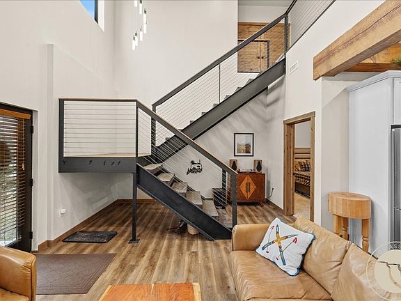 4th image of 202 Hauser Ave S #3