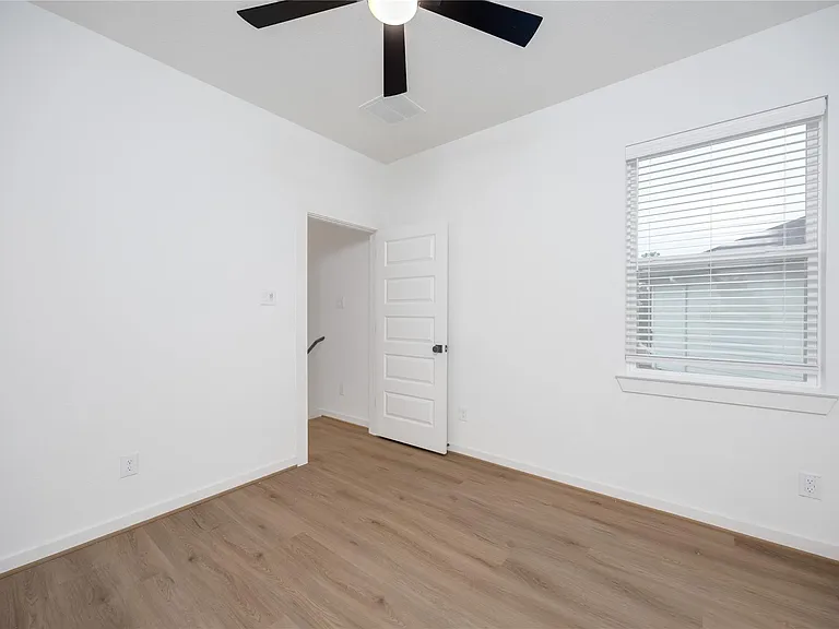 1951 Longmire Villas Ct — Photo 26