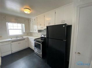 1610 Yosemite Dr, Toledo, OH 43614