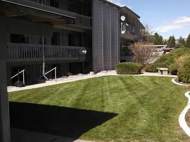 511-517 Westview Dr — Photo 3